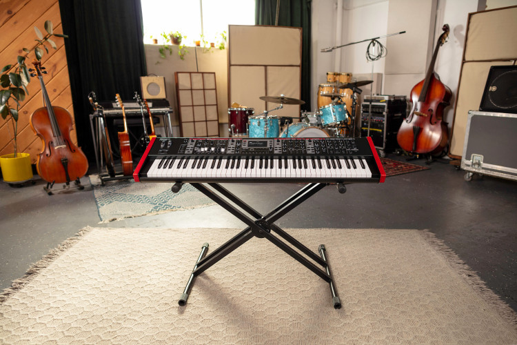 Roland V-STAGE 76 