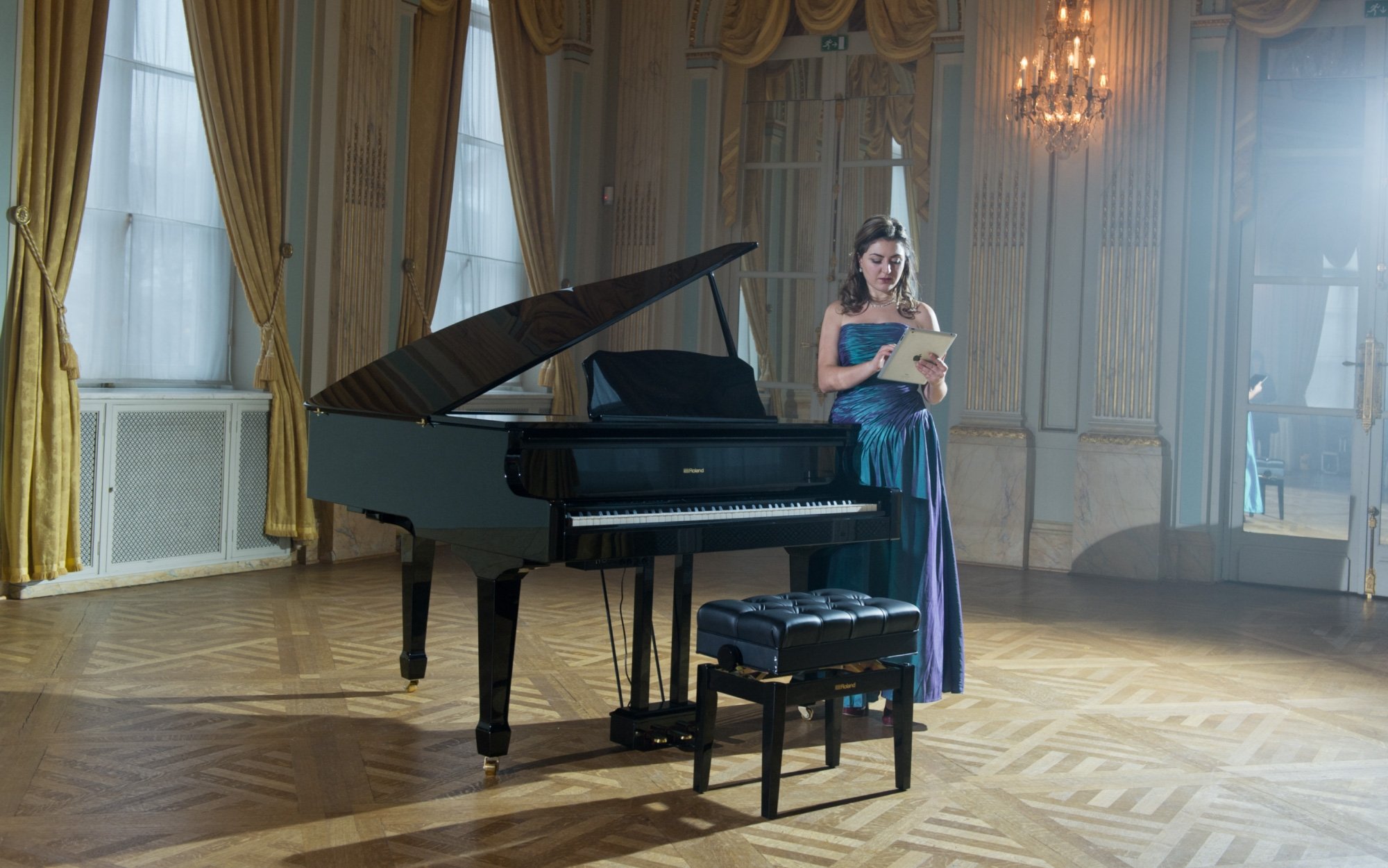 Nyheter - Roland GP-609 grand piano